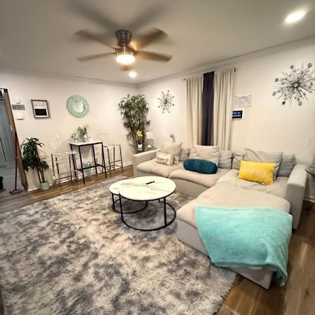 Stylish Cozy Quiet Family Retreat And Romantic Getaway Sleeps Up To 7 With Fast Wifi, Free Parking, Work Station, Alexa Enabled, Fenced In Backyard For Pets Grill Party Patio, Porch, Beach, Canal, Stadium,Boardwalk Restaurants, And Much More! Atlantic City Buitenkant foto