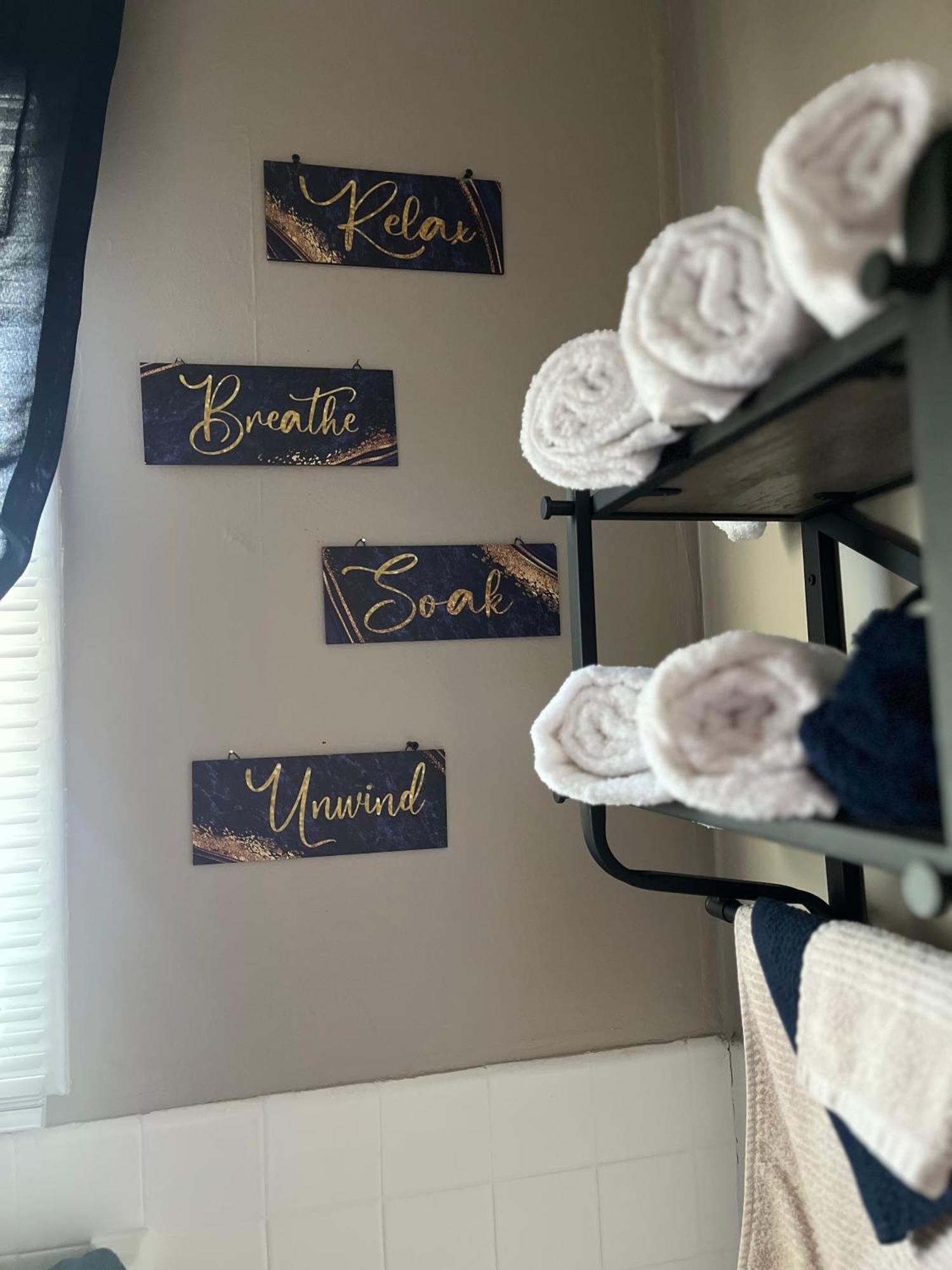 Stylish Cozy Quiet Family Retreat And Romantic Getaway Sleeps Up To 7 With Fast Wifi, Free Parking, Work Station, Alexa Enabled, Fenced In Backyard For Pets Grill Party Patio, Porch, Beach, Canal, Stadium,Boardwalk Restaurants, And Much More! Atlantic City Buitenkant foto