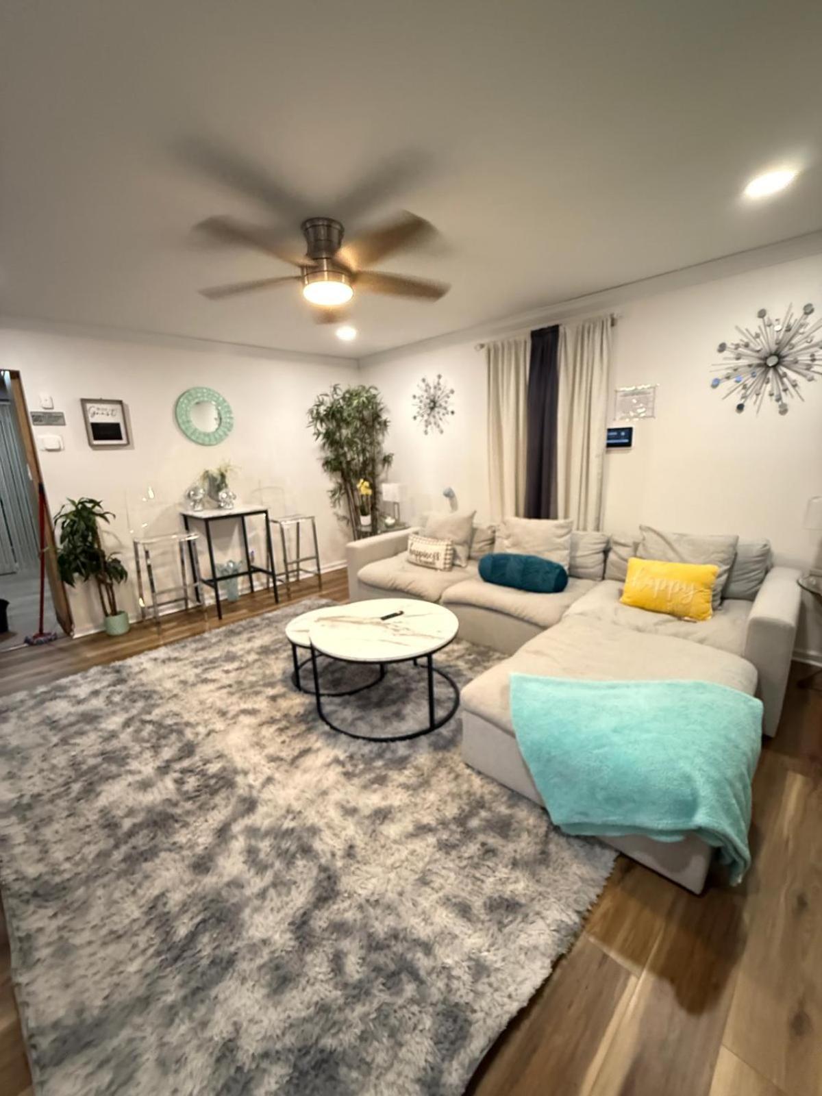 Stylish Cozy Quiet Family Retreat And Romantic Getaway Sleeps Up To 7 With Fast Wifi, Free Parking, Work Station, Alexa Enabled, Fenced In Backyard For Pets Grill Party Patio, Porch, Beach, Canal, Stadium,Boardwalk Restaurants, And Much More! Atlantic City Buitenkant foto