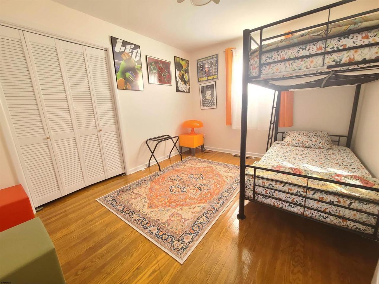 Stylish Cozy Quiet Family Retreat And Romantic Getaway Sleeps Up To 7 With Fast Wifi, Free Parking, Work Station, Alexa Enabled, Fenced In Backyard For Pets Grill Party Patio, Porch, Beach, Canal, Stadium,Boardwalk Restaurants, And Much More! Atlantic City Buitenkant foto
